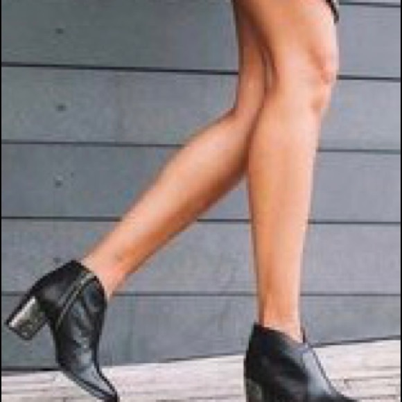 🚫SOLD🚫 Frye Nora Brown Ankle Bootie - Picture 7 of 7